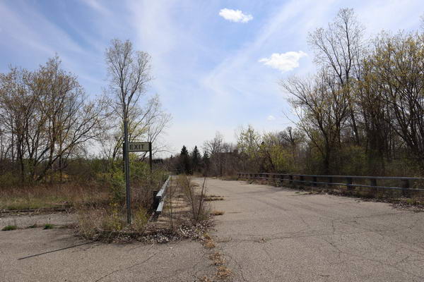 Showcase Cinemas Flint East - April 2021 Now An Empty Lot (newer photo)